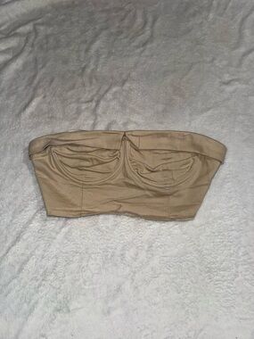 Fashion Nova strapless crop top in a tan/brown shade 🤎